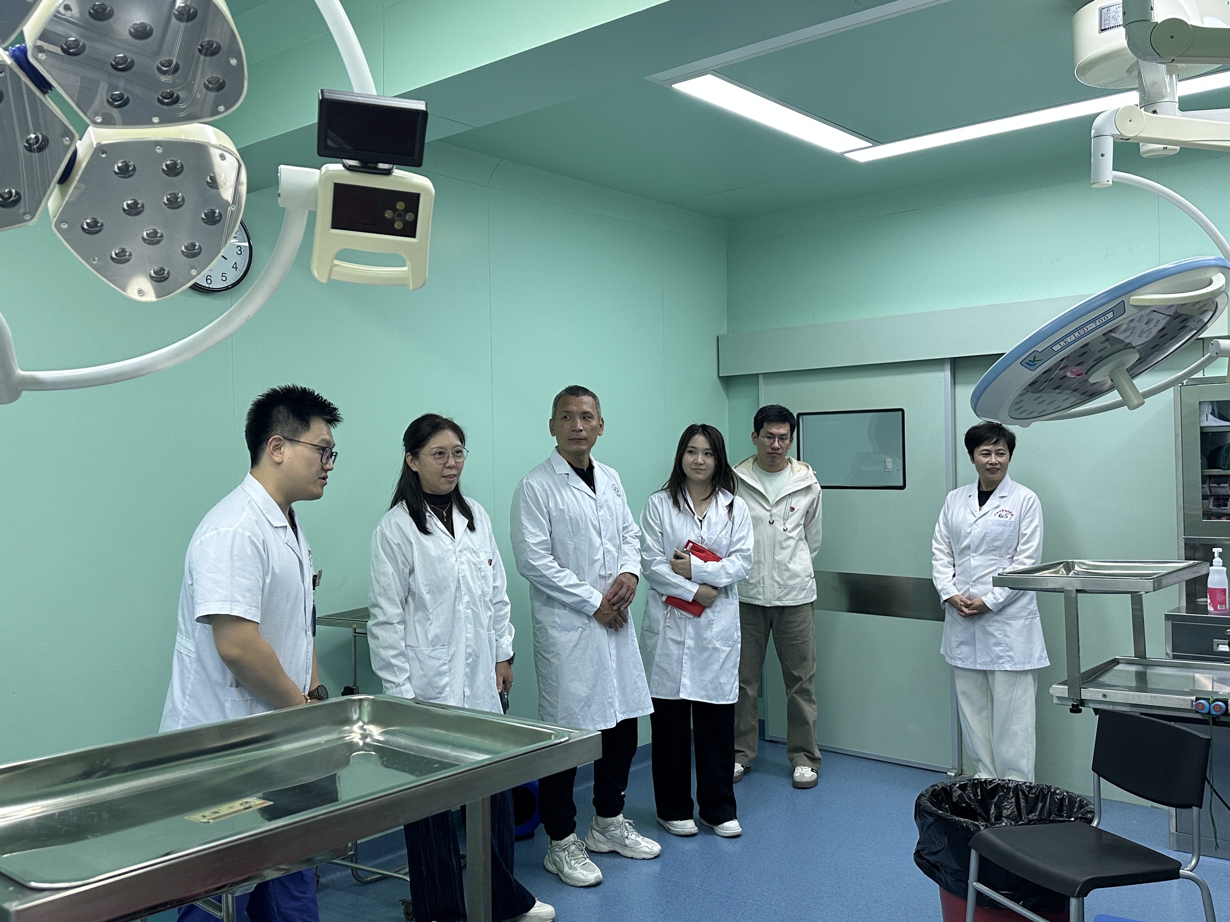 手术室.jpg 手术室.jpg